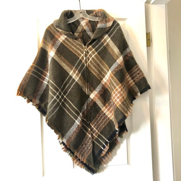 Jackets & Blazers - Plaid Poncho, warm and cozy wool-like material